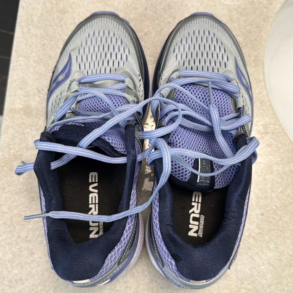 Saucony Everun women 6 US